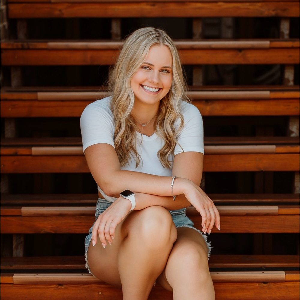 Meet your Posher, Brenna